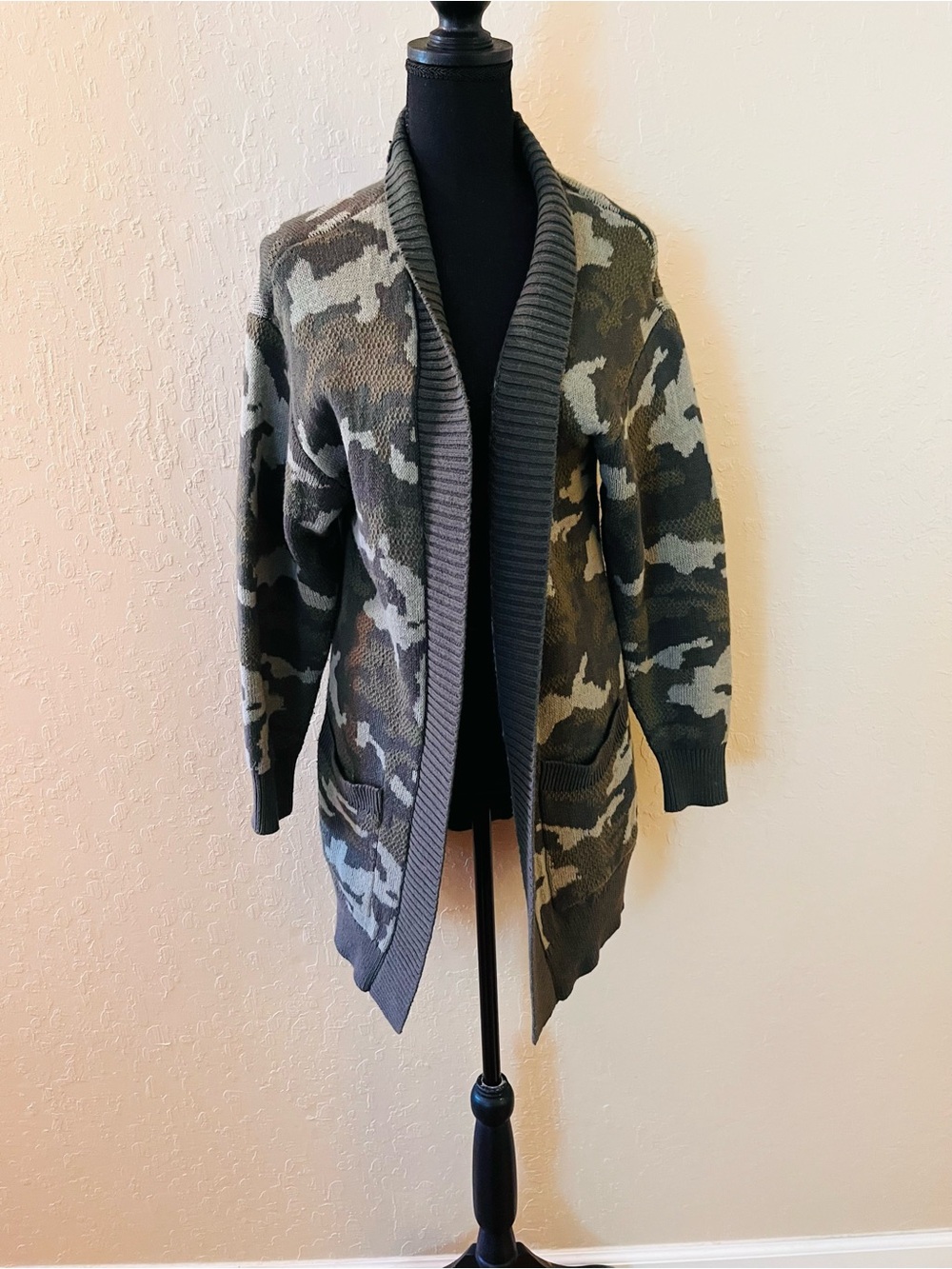 Express Olive & Gray Camouflage Knit Cardigan